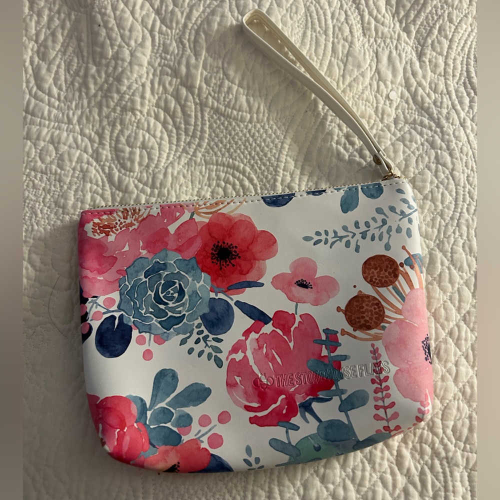 2/$12- bundle Storehouse Flats Floral wristlet bag